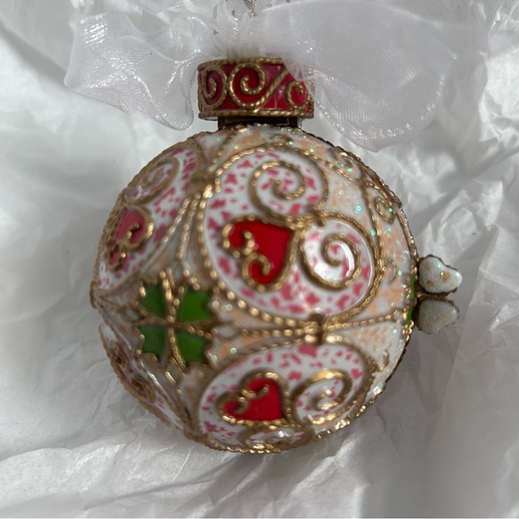 Carlton Card Heirloom Collection - anniversary keepsake 2003 and beyond - Picture 5 of 9